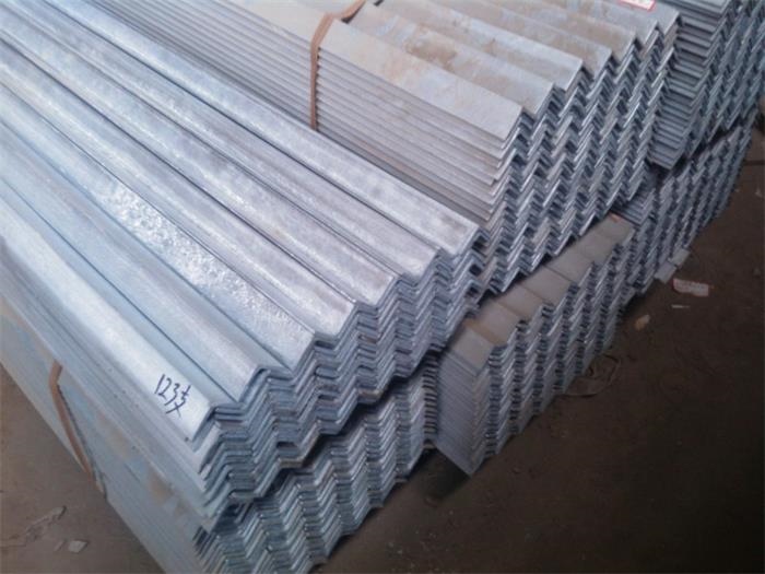 镀锌角钢厂家分析产品的防护性能